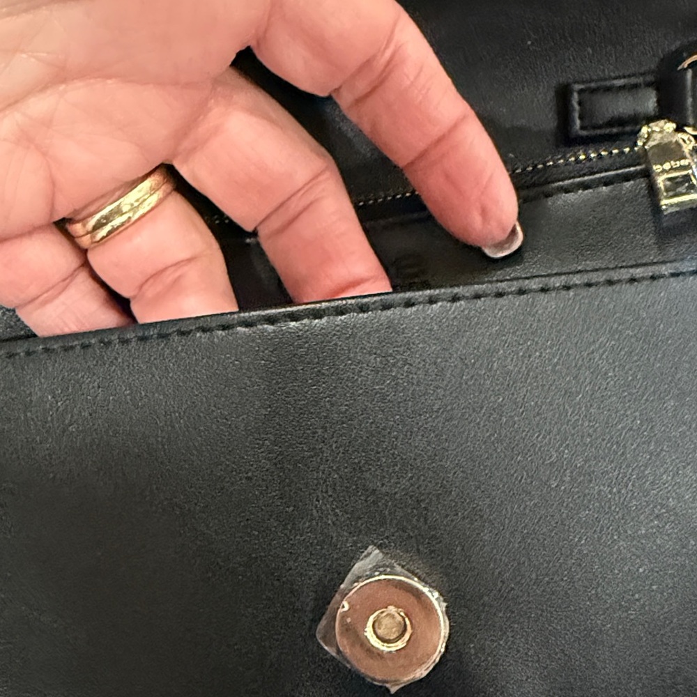 Black Quilted Crossbody Bag - Picture 9 of 11